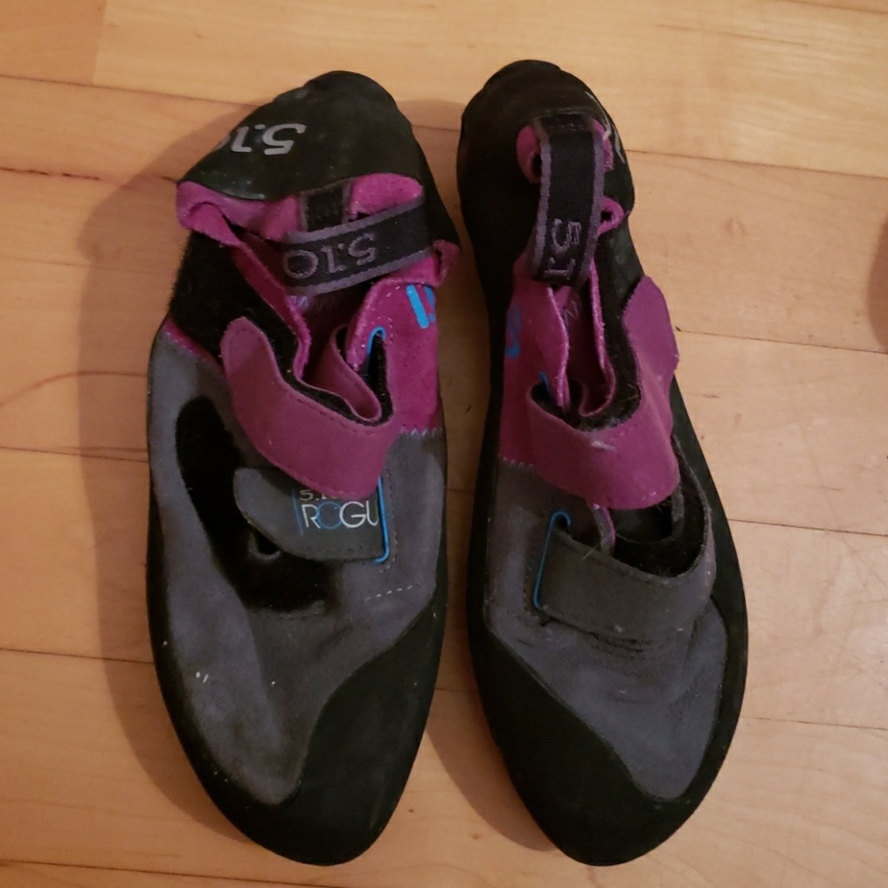 Rock climbing shoe